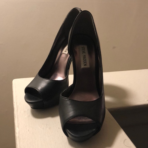 Steve Madden Black leather heels - Picture 2 of 5
